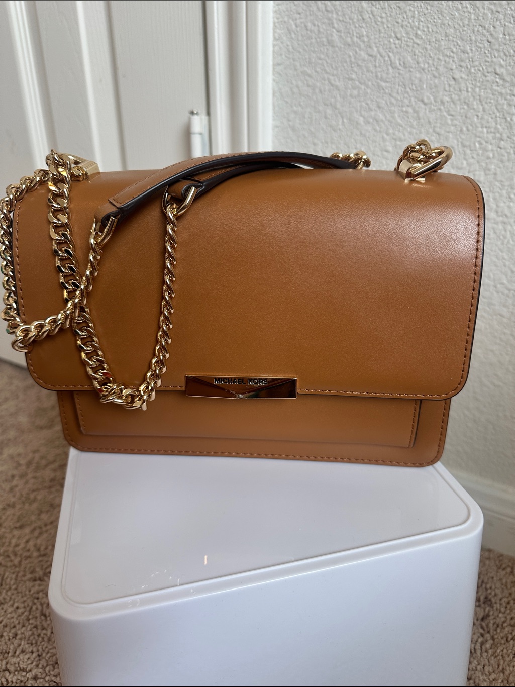 Michael Kors Caramel Leather Shoulder Bag With Gold Chain